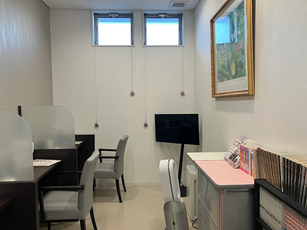 まるでカフェのような「大腸カメラ準備室」